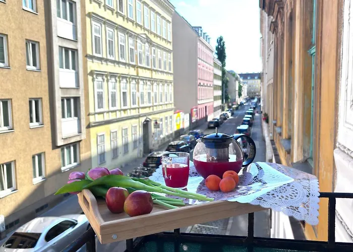 Big And Comfortable Mariahilfer Apartment